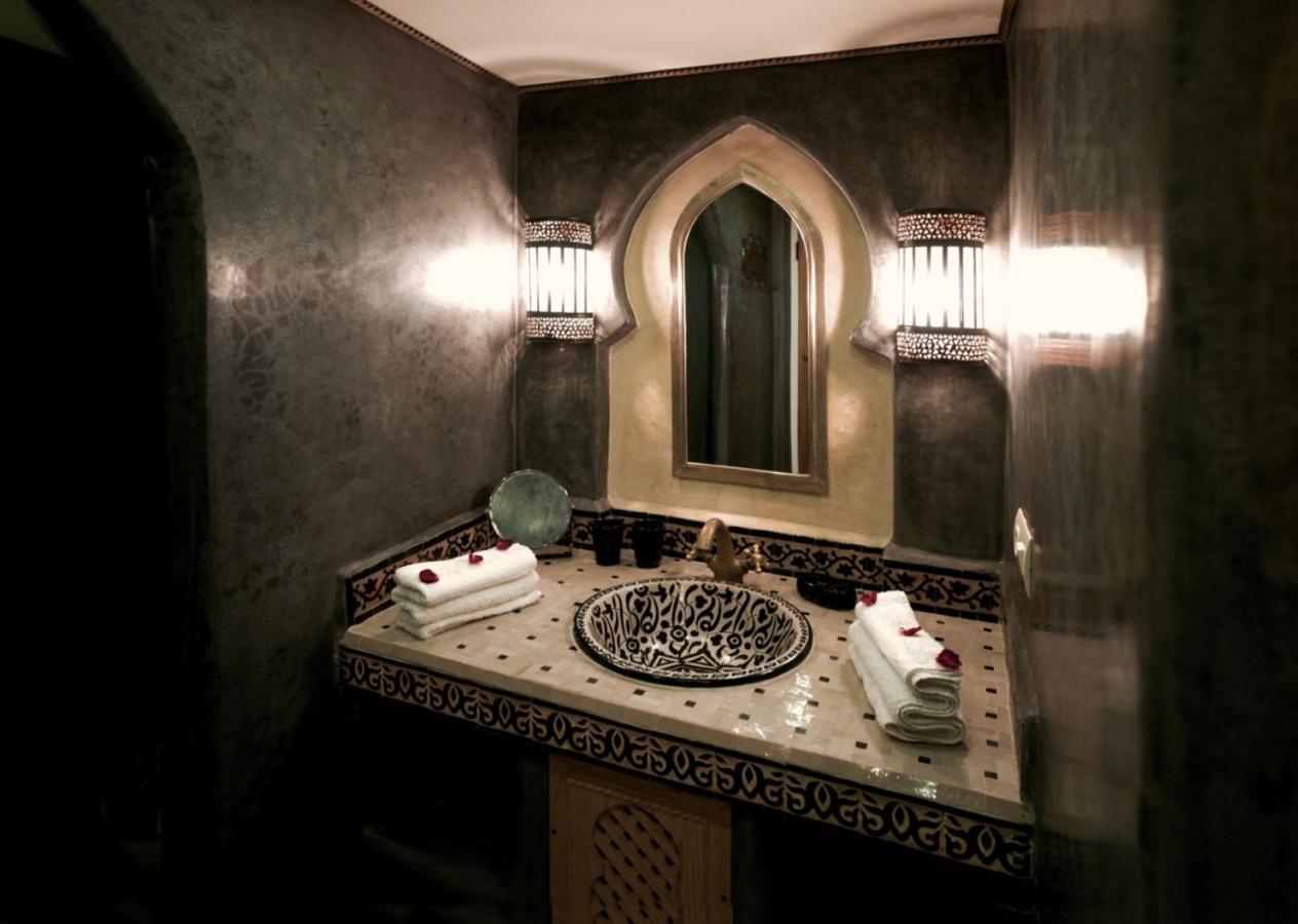 Отель Riad Laylati Эс-Сувейра Экстерьер фото